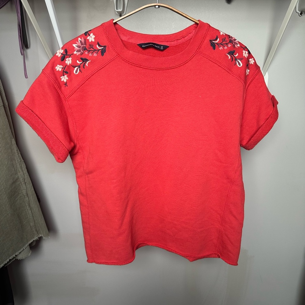Abercrombie & Fitch Coral Embroidered Tee